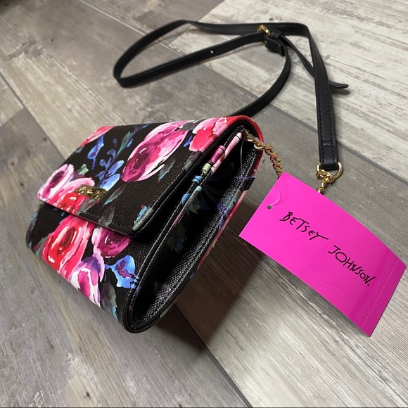 NEW Betsey Johnson Floral Crossbody Wallet 🥀 - Picture 3 of 6